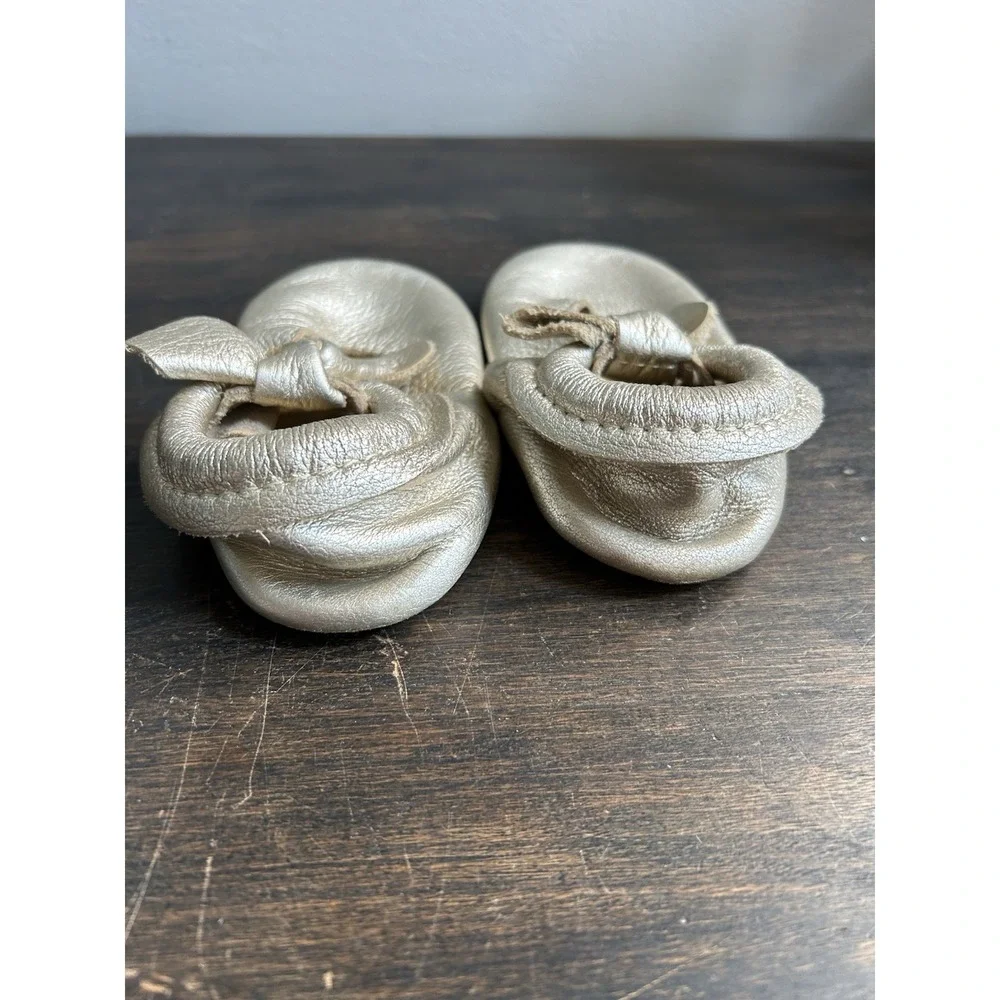Freshly Picked Gold Moccasin Leather Infant Baby Girl Size 6 Shoes